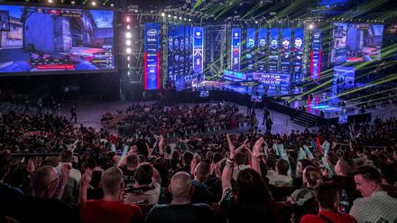 Volle Hallen. Beim E-Sport wie hier am Wochenende in Polen versammeln sich Tausende.