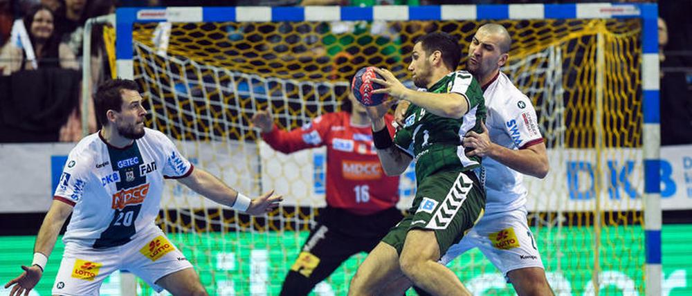 Stipe Mandalinic gibt alles, um sich in Wurfposition zu bringen.