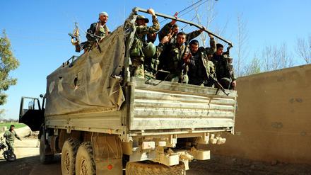 Syrische Soldaten auf dem Vormarsch 