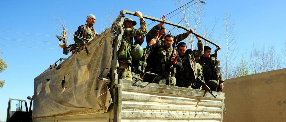 Syrische Soldaten auf dem Vormarsch 