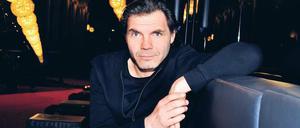 Umwege, Ausflüge und eine Prägung. Max Hopp sagt, vor allem die Jahre mit Frank Castorf an der Berliner Volksbühne machen ihn aus.