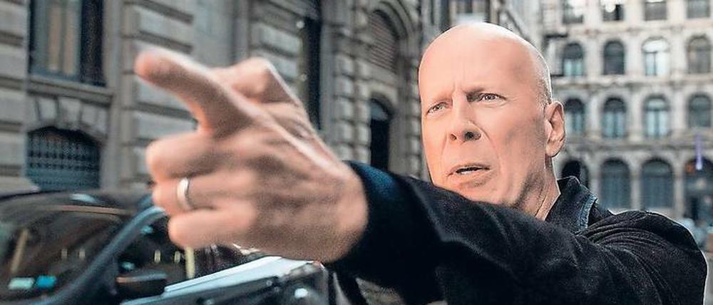 Der Chirurg Paul Kersey (Bruce Willis) jagt auf eigene Faust die Mörder seiner Frau. 