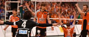 Die große Max-Schmeling-Halle verursacht hohe Kosten bei den Volleys.