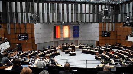 Mal durchzählen. Wie viele Frauen sitzen im Abgeordnetenhaus ....?