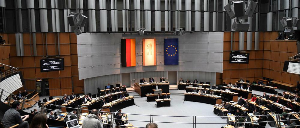 Mal durchzählen. Wie viele Frauen sitzen im Abgeordnetenhaus ....?