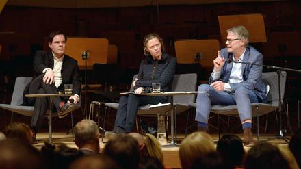 Uwe Tellkamp (l.) und Durs Grünbein (r.) am 9.3. im Dresdner Kulturpalast.