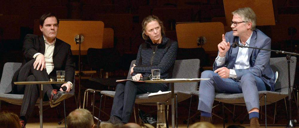 Uwe Tellkamp (l.) und Durs Grünbein (r.) am 9.3. im Dresdner Kulturpalast.