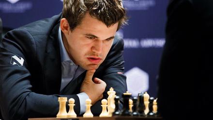 Herausforderer gesucht. Ein Duell gegen Weltmeister Magnus Carlsen ist der Preis, der auf den Sieger des Berliner Turniers wartet. 