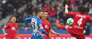 Viel Kampf und Krampf. Hertha und Freiburg zeigten ein Spiel der schwächeren Sorte. 