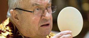 Im Jahr 2014 feiert der damalige Mainzer Bischof Karl Kardinal Lehmann im Dom ein feierliches Karlsamt anlässlich des 1200. Todestages Karls des Großen.