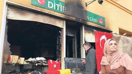Drei Unbekannte verübten ein Brandattentat auf eine Moschee in Reinickendorf. 
