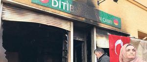 Drei Unbekannte verübten ein Brandattentat auf eine Moschee in Reinickendorf. 