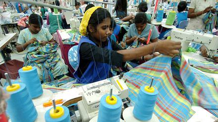 Frauen in einer Textilfabrik in Sri Lanka.