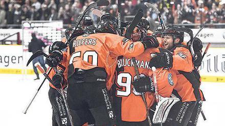 In Wolfsburg feiern die Grizzlys zuverlässig Siege - nur der ganz große Triumph fehlt noch.