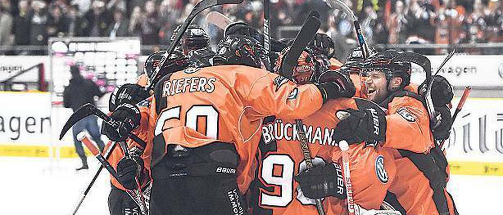 In Wolfsburg feiern die Grizzlys zuverlässig Siege - nur der ganz große Triumph fehlt noch.