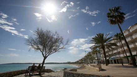 Viel Sonne, kaum Autos - und wenn, dann Elektromobile. So ist der Plan für Mallorca 2035.