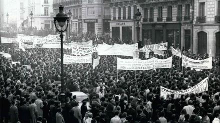 Studenten demonstrieren in Paris im November 1967