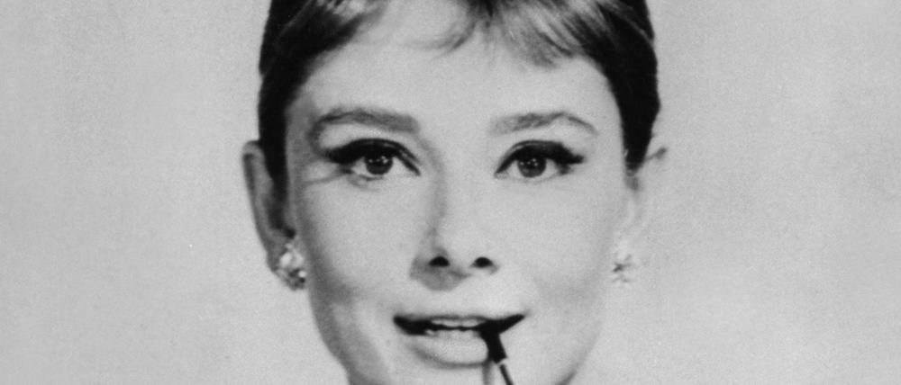 Audrey Hepburn in "Breakfast at Tiffany's 1961: Das Kleid wurde designt von Givenchy.