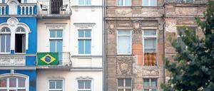 Im Kampf gegen Mieterverdrängung ernennen die Bezirke immer mehr neue Erhaltungsgebiete. Nun dreht der Senat den Geldhahn zu. 