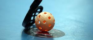Viele Löcher. Floorball ist eben etwas anders.