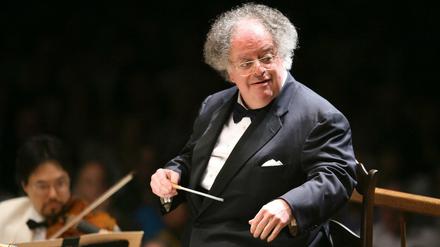 Der Dirigent James Levine.