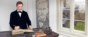 Eine lebensgroße Puppe von Friedrich Wilhelm Raiffeisen. Am 30. März wäre er 200 Jahre alt geworden. 