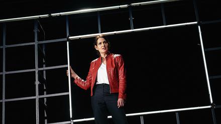 Stephanie Eidt in Dennis Kellys ""Girls and Boys" am BE.