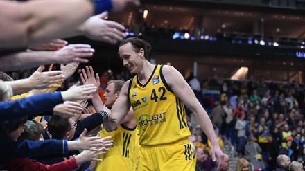 Dennis Clifford war nur schwer zu halten im Spiel gegen Bremerhaven.