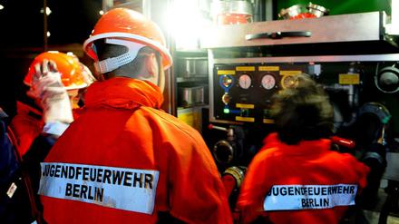 Übungsstunde bei der Jugendfeuerwehr.