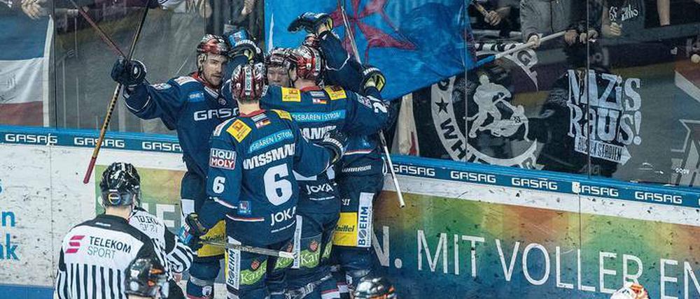 Grund zur Freude. Die Eisbären sind gut in die Play-offs gestartet.