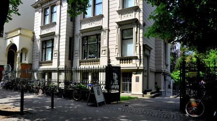 Blick auf die Fassade des Käthe-Kollwitz-Museums in der Fasanenstraße in Berlin-Charlottenburg.