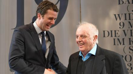 Matthias Schulz (l) und Daniel Barenboim am 15.März 2018 im Apollosaal der Staatsoper.
