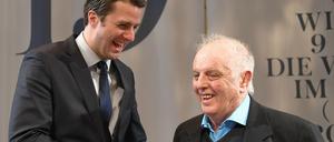 Matthias Schulz (l) und Daniel Barenboim am 15.März 2018 im Apollosaal der Staatsoper.