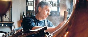 Würzig. Wenn Braumeister Uwe Zech von der Spreewälder Privatbrauerei 1788 in Schlepzig den Sud kocht, erfüllt der Hopfenduft auch den Gastraum im Brauhaus.