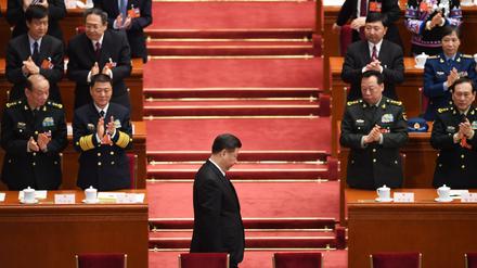Applaus für den alten und neuen Machthaber: Xi Jinping beim Volkskongress in Peking.