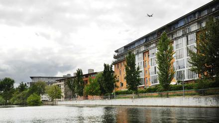 Blick auf Gebäude der Wasserstadt Spandau.