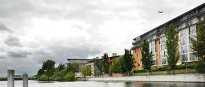 Blick auf Gebäude der Wasserstadt Spandau.