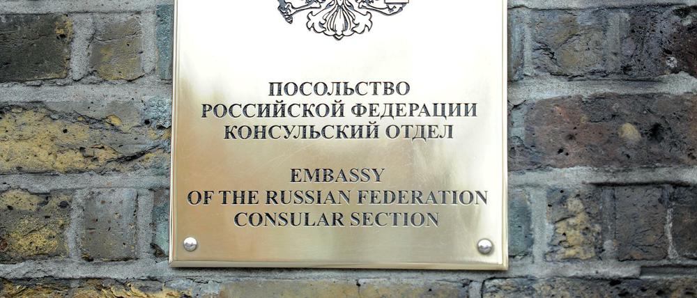 Schild an der russischen Botschaft in Kensington, London. 