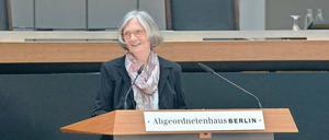 Geehrt. Karin Hausen 2017 bei der Verleihung der Louise-Schröder-Medaille des Landes Berlin.