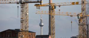 Erstmals seit 2010 sind in Berlin weniger Baugenehmigungen für Wohnungen vergeben worden.