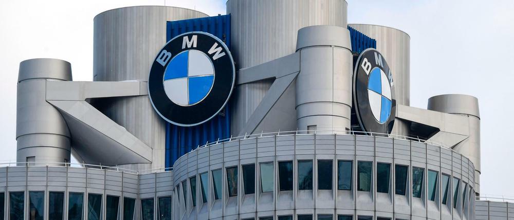 Die BMW-Konzernzentrale in München wurde am Dienstag von Polizei und Staatsanwaltschaft durchsucht.