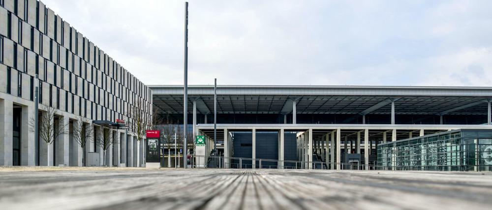 Abriss vor der Eröffnung? Die Lufthansa sieht die Perspektiven des BER eher düster.