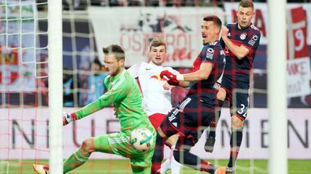 Allein gegen alle. Timo Werner erzielte das Siegtor für RB Leipzig. 