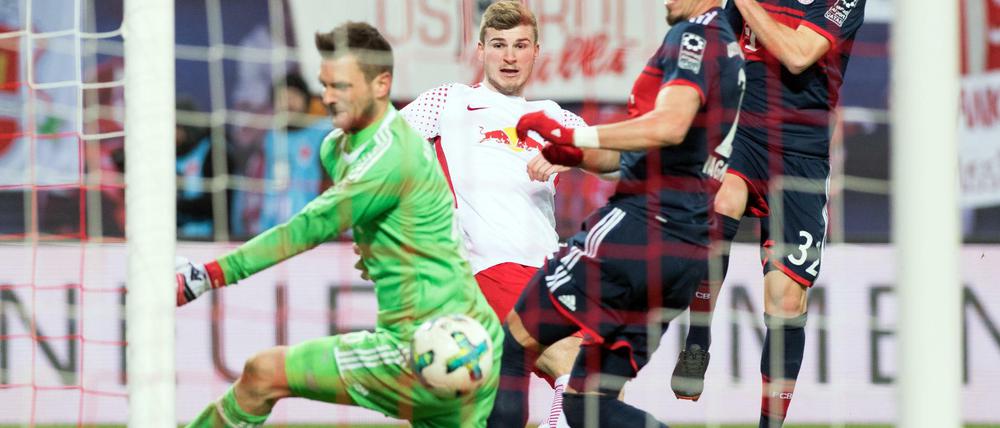 Allein gegen alle. Timo Werner erzielte das Siegtor für RB Leipzig.