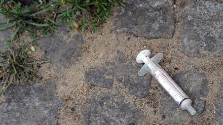 Immer wieder finden Kinder beim Spielen Spritzen, Tütchen oder anderes Fixerbesteck.