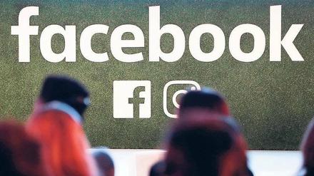 Facebook ist als Plattform für Werbung enorm beliebt – auch in Wahlkämpfen. Der Missbrauch von Nutzerdaten zu Gunsten der Trump-Kampagne sorgt für neuen Ärger. 