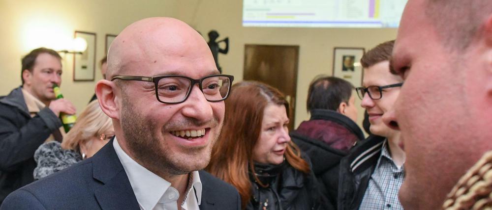 René Wilke (Die Linke) bei der Wahlparty im Rathaus von Frankfurt (Oder).