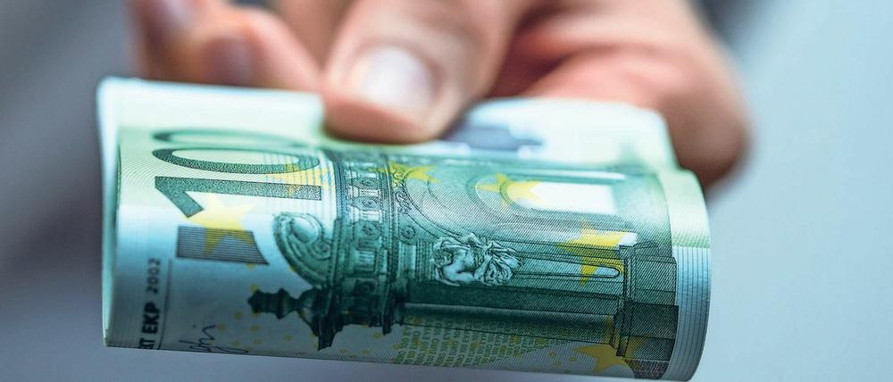 Ein Berliner Polizist soll gegen Geld Hinweise auf Razzien gegeben haben.