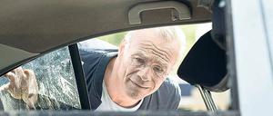 Resigniert und berufsmüde: Kommissar Max Ballauf (Klaus J. Behrendt) agiert ungewohnt ruppig in der „Tatort“-Folge „Mitgehangen“. 