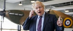 Großbritanniens Außenminister Boris Johnson am Freitag auf dem RAF-Stützpunkt in Uxbridge.